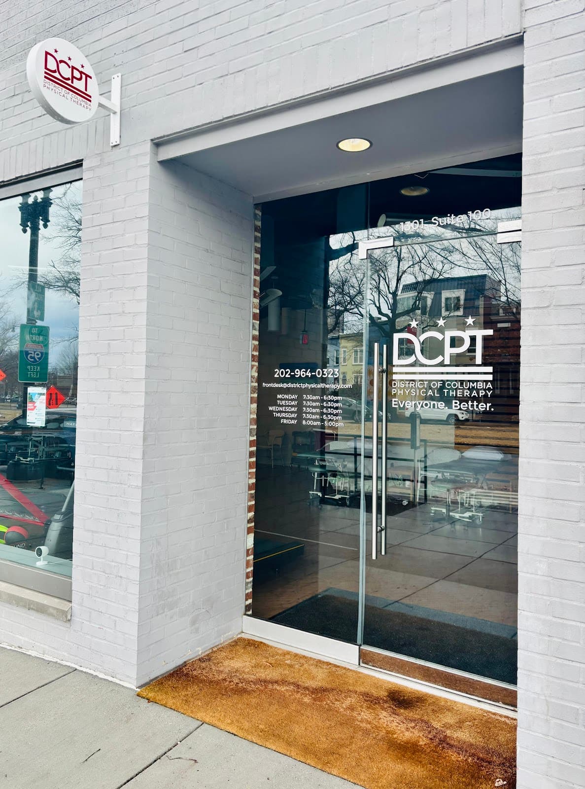 District Physical Therapy clinic — Knee osteoarthritis treatment in Washington DC and Bethesda
